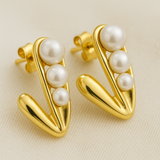 Lustra Curve Pearl Studs