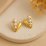 Lustra Curve Pearl Studs